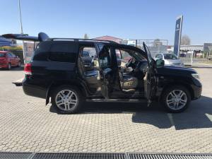 Toyota Land Cruiser 200  diesel Levice7