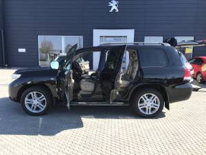 Toyota Land Cruiser 200  diesel Levice8