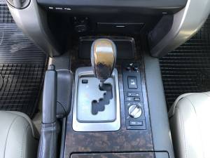 Toyota Land Cruiser 200  diesel Levice16