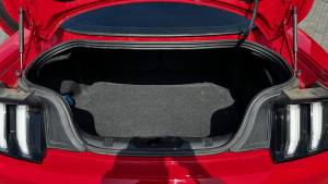 Ford mustang benzín Levice10